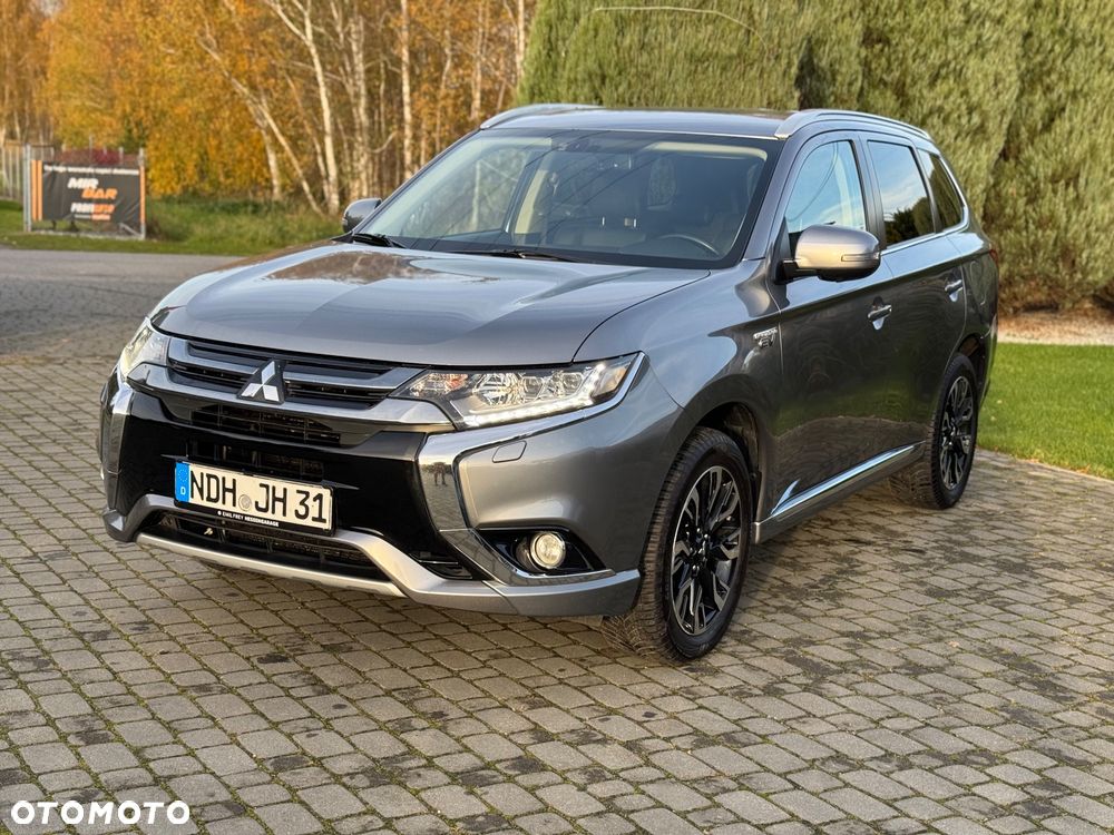 Mitsubishi Outlander 2.0 4WD Plug-In Hybrid Top - 4
