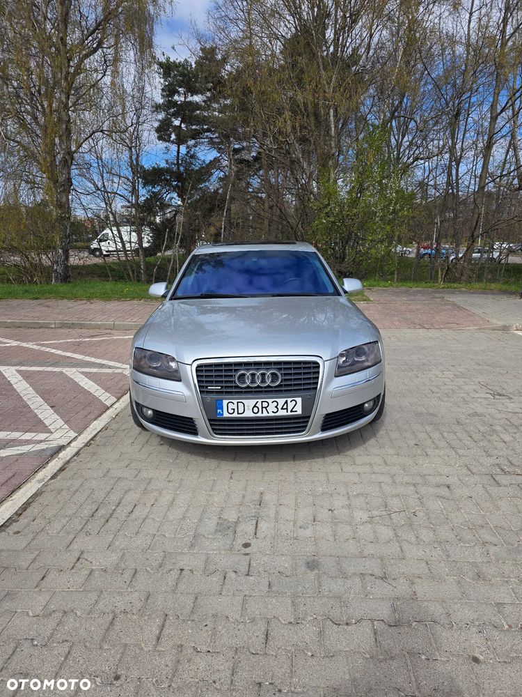 Audi A8 4.2 FSI Quattro - 1