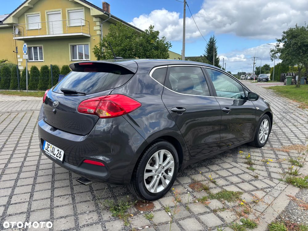 Kia Ceed 1.6 CRDi 128 ISG Platinum Edition - 5