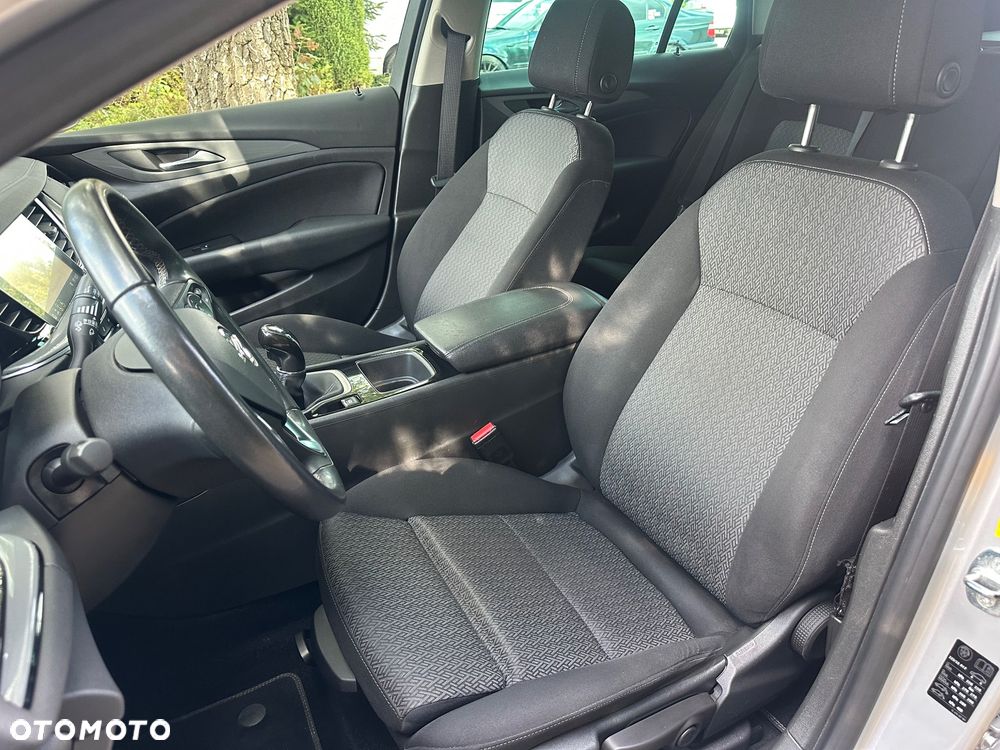 Opel Insignia - 22