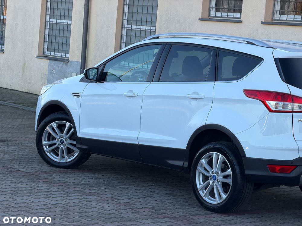 Ford Kuga 2.0 TDCi 2x4 Titanium - 37