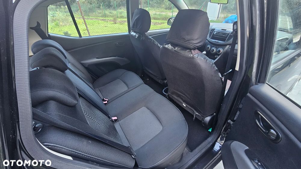 Hyundai i10 1.1 FIFA WM Edition - 21