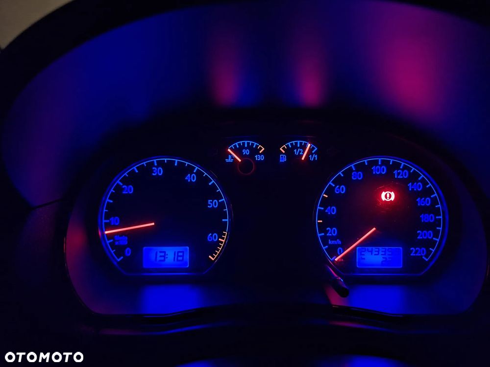 Volkswagen Polo 1.4 FSI Cricket - 12