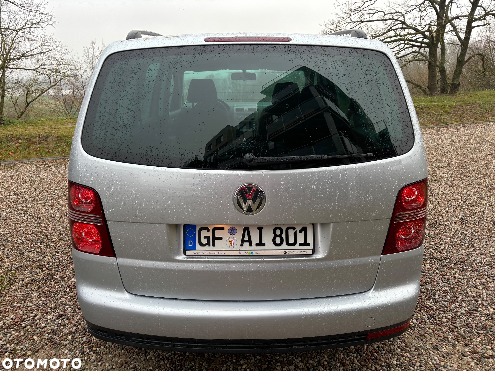 Volkswagen Touran - 4