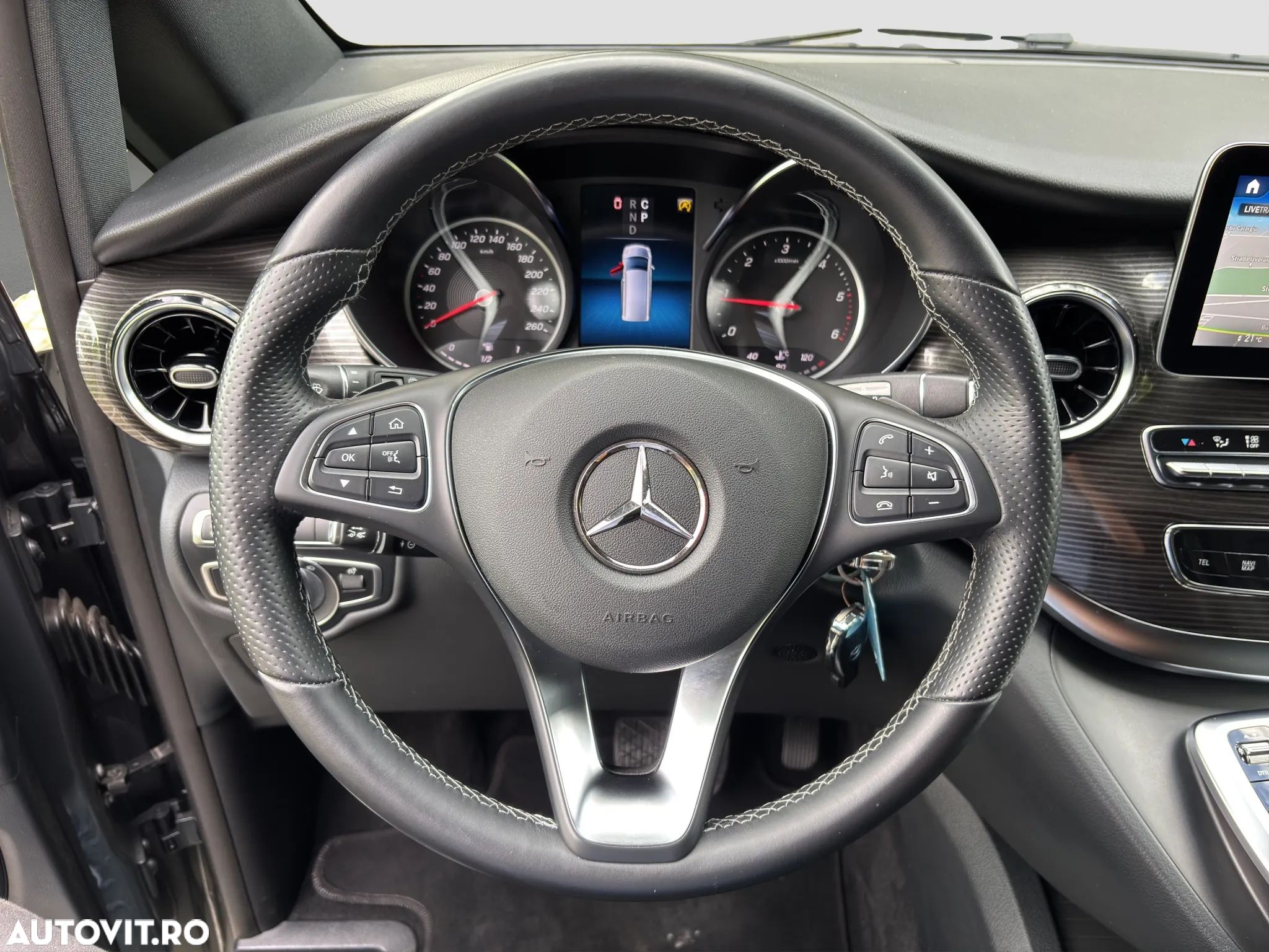 Mercedes-Benz V 300 d lang 4Matic 9G-TRONIC Avantgarde Edition - 13