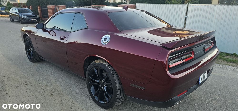 Dodge Challenger - 5