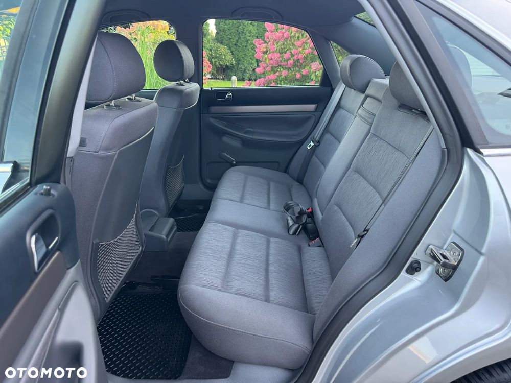 Audi A4 Limousine 1.8 - 27