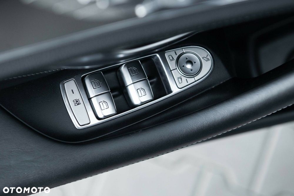 Mercedes-Benz Klasa E - 20