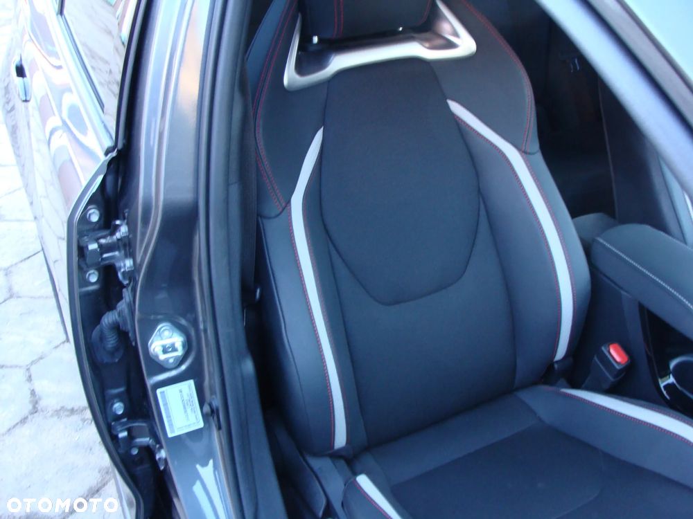 Toyota Corolla 2.0 GR Sport - 28