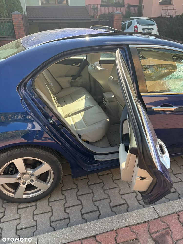 Honda Accord 2.0 Executive - 11