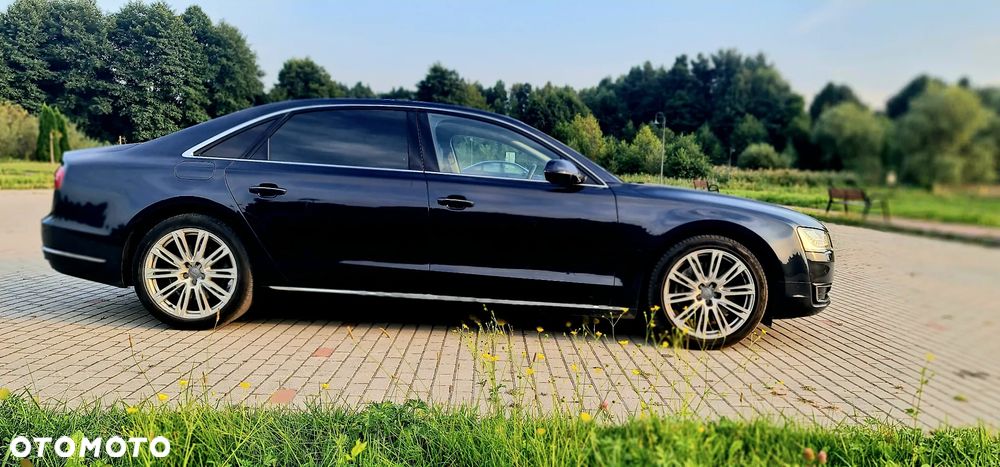 Audi A8 - 4