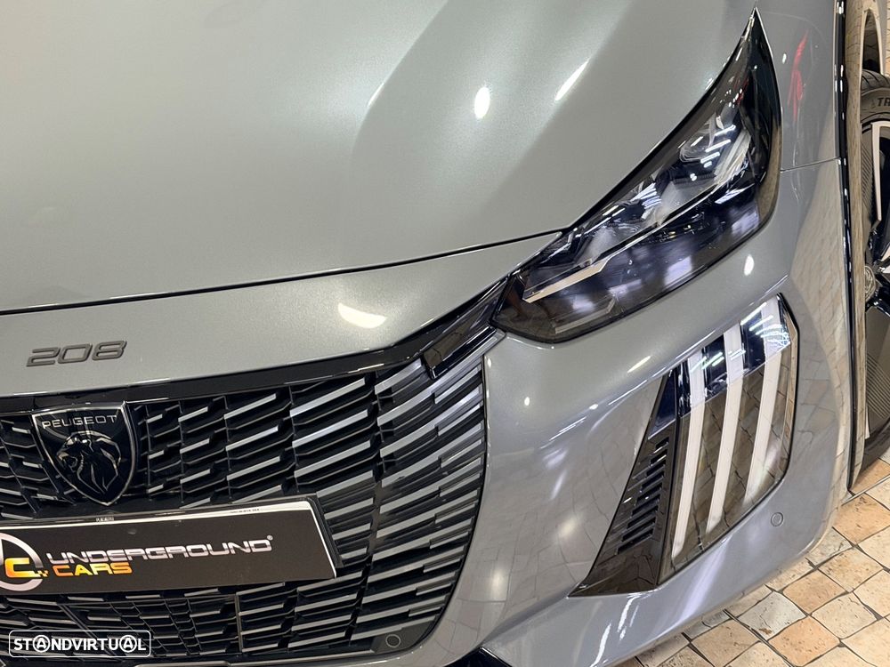 Peugeot e-208 GT - 14