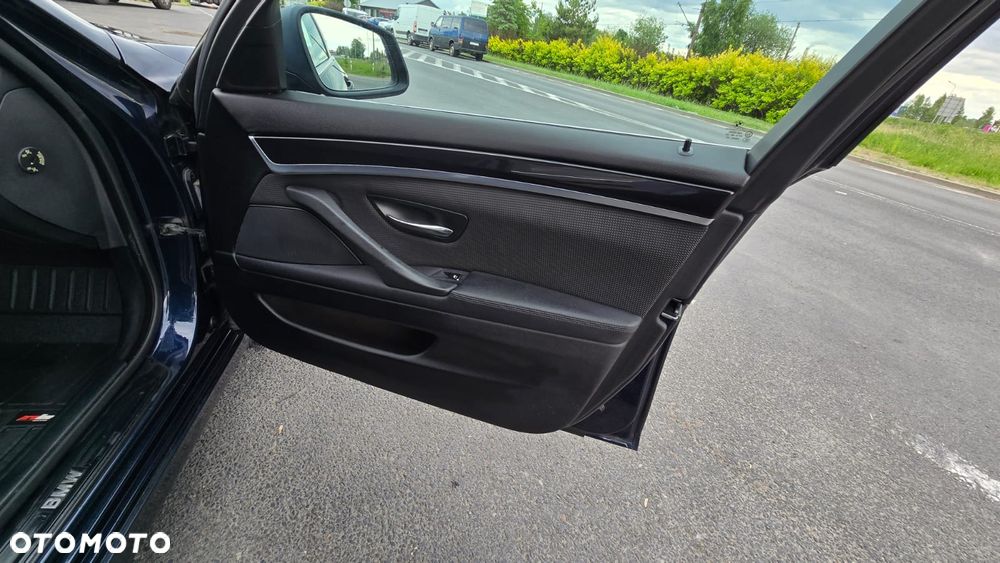 BMW Seria 5 520d - 34