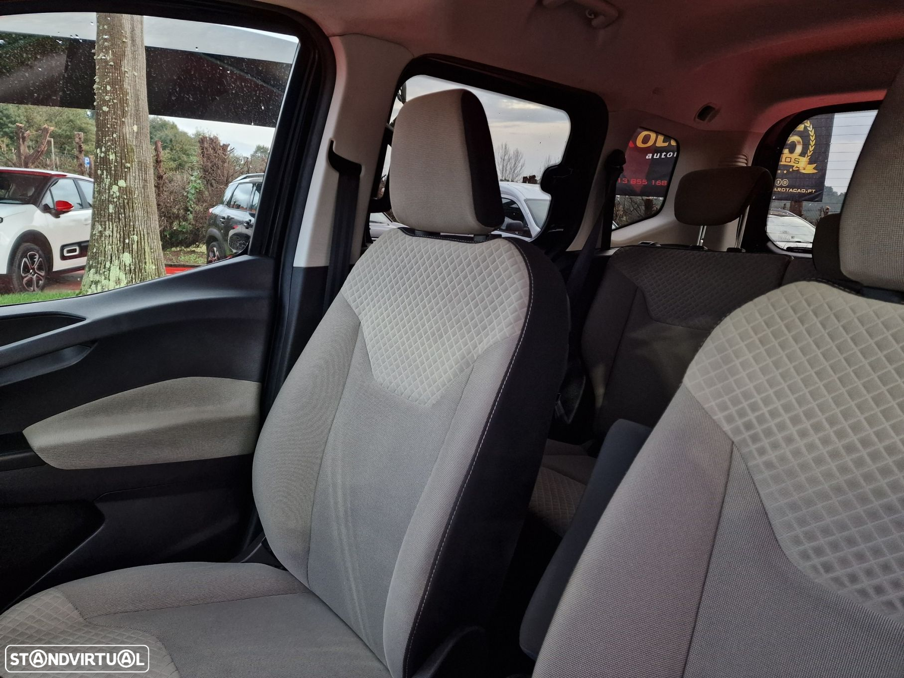 Ford Tourneo Courier 1.0 EcoBoost Titanium - 11