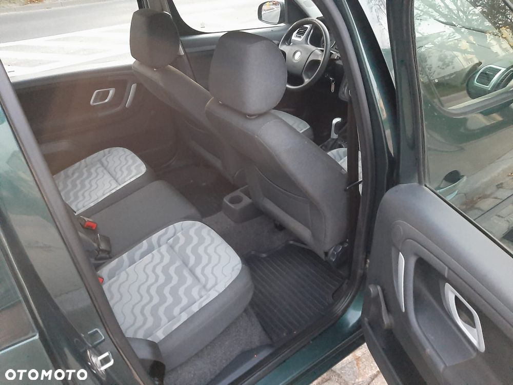 Skoda Roomster - 10