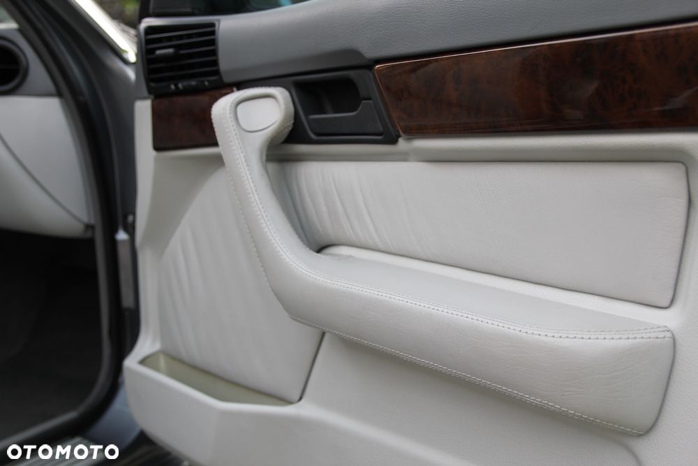 BMW Seria 5 540i - 29