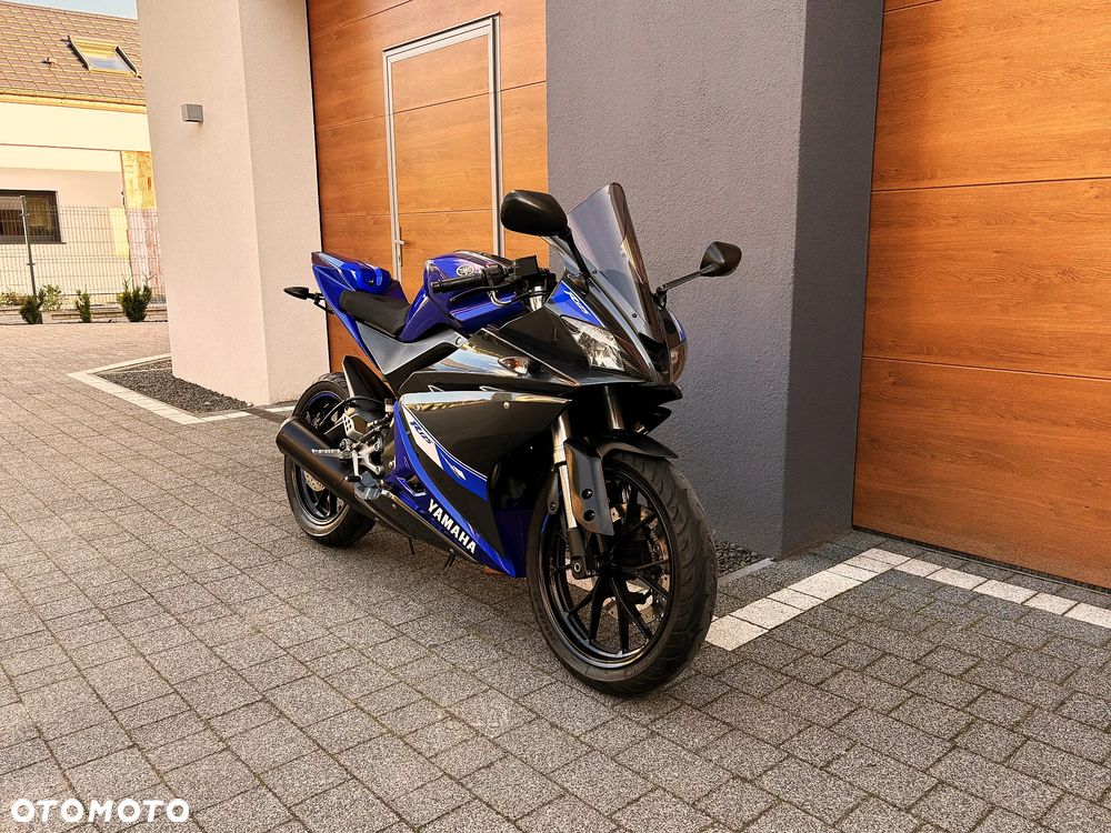 Yamaha YZF - 1