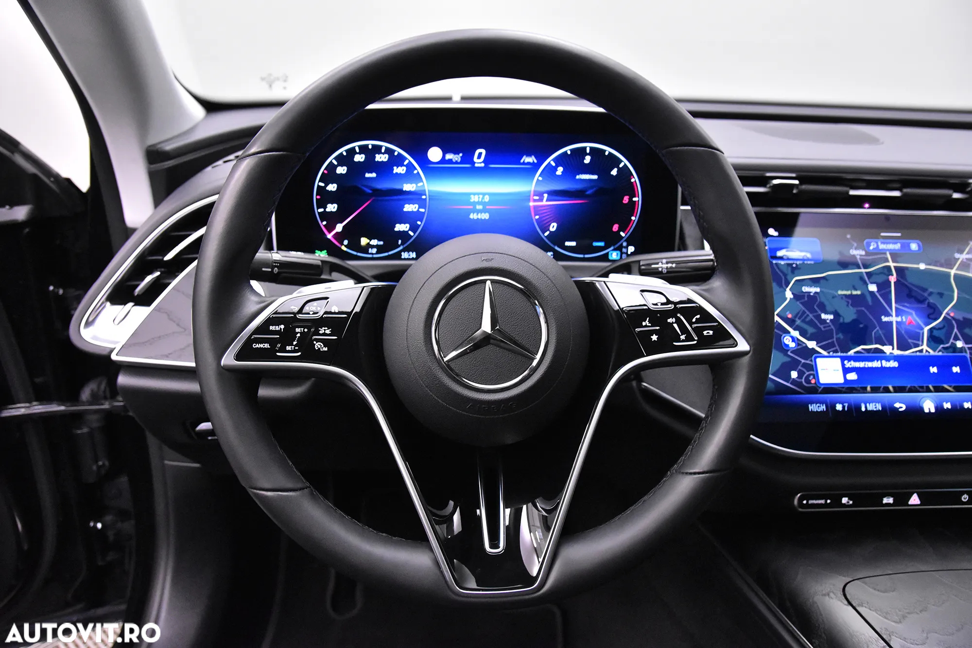 Mercedes-Benz E - 16