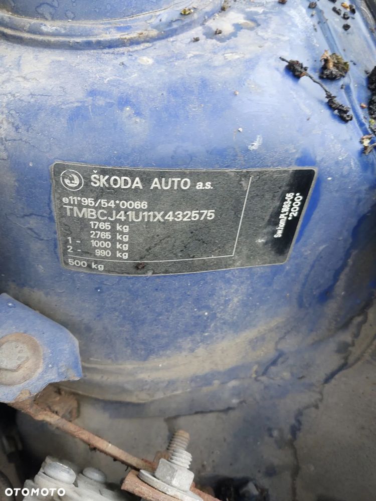 Skoda Octavia I FL Lift polift silnik 1.6 benzyna AEE 55kw drzwi klapa maska zderzak lusterko błotnik LF5K HB 4590 hak holowniczy szyba belka sanki pas przedni lampa maglownica próg blenda zamek klamka zegary skrzynia biegów panel sterownik moduł lewarek wydech tłumik NA CZĘŚCI WSZYSTKIE CZĘŚCI - 13