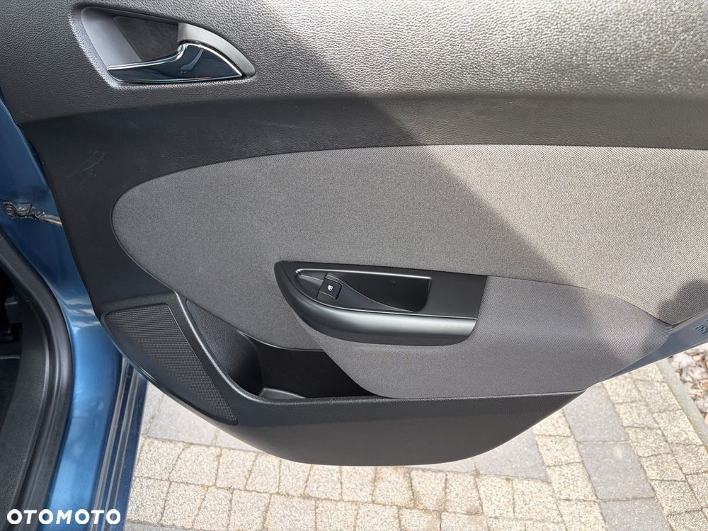 Opel Astra 1.4 Turbo - 11