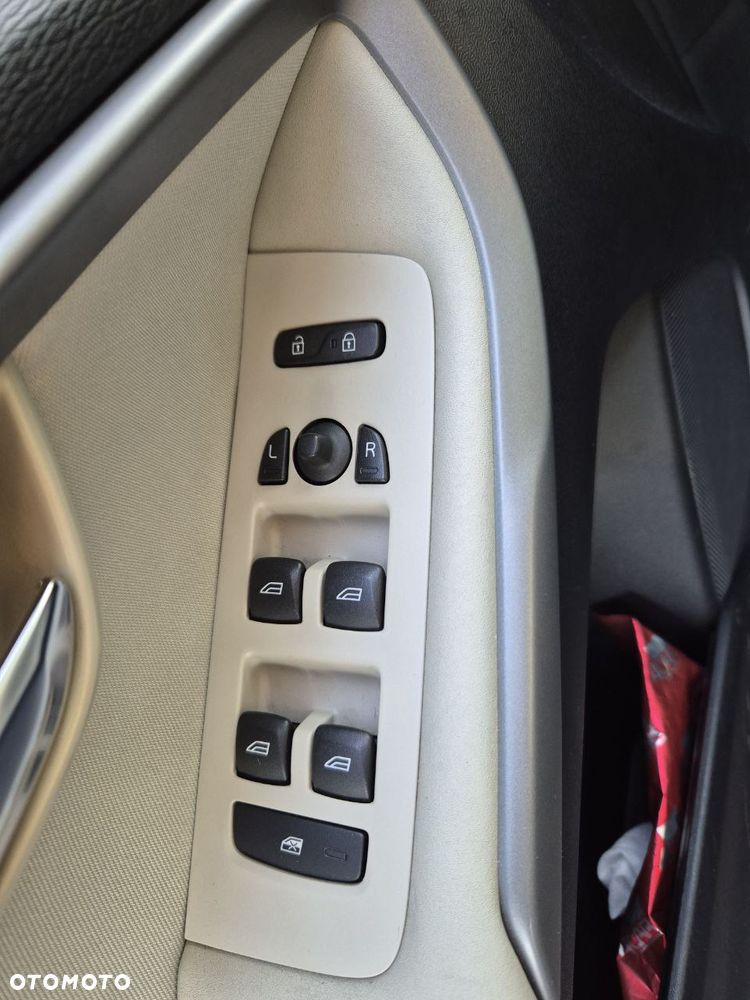 Volvo V40 D2 Base - 10