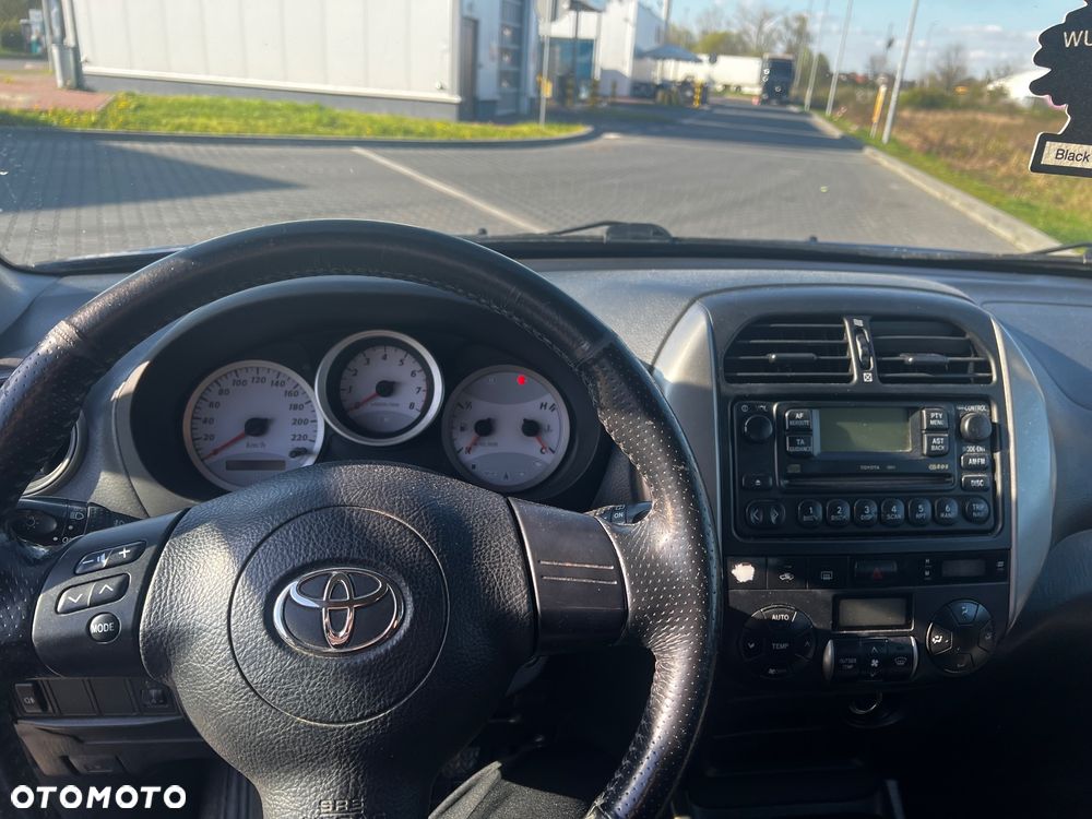Toyota RAV4 2.0 VVT-i 4x4 - 17