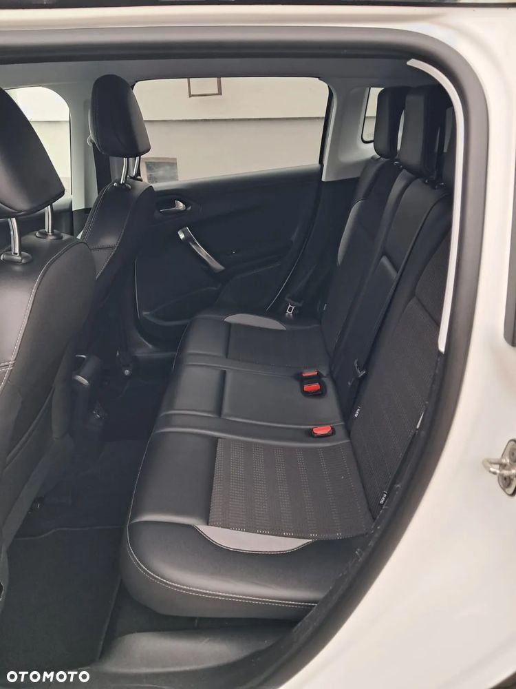 Peugeot 2008 1.2 Pure Tech Active S&S - 10
