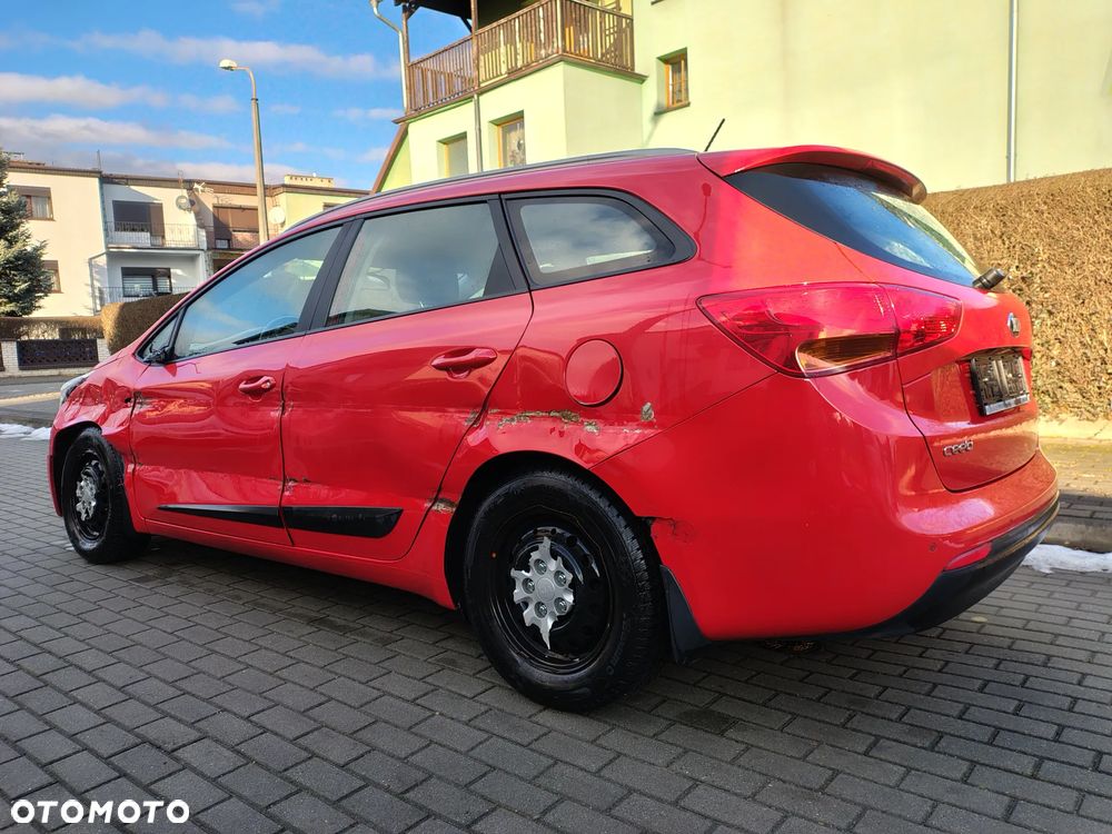 Kia Ceed 1.6 GDI ISG Dream-Team Edition - 6