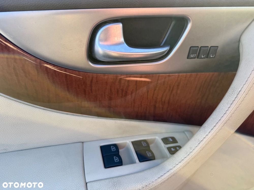 Infiniti QX70 5.0 AWD S Premium - 18