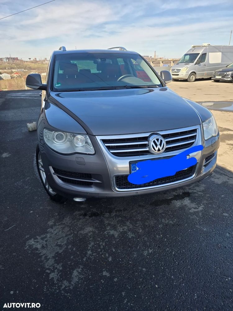 Volkswagen Touareg - 1