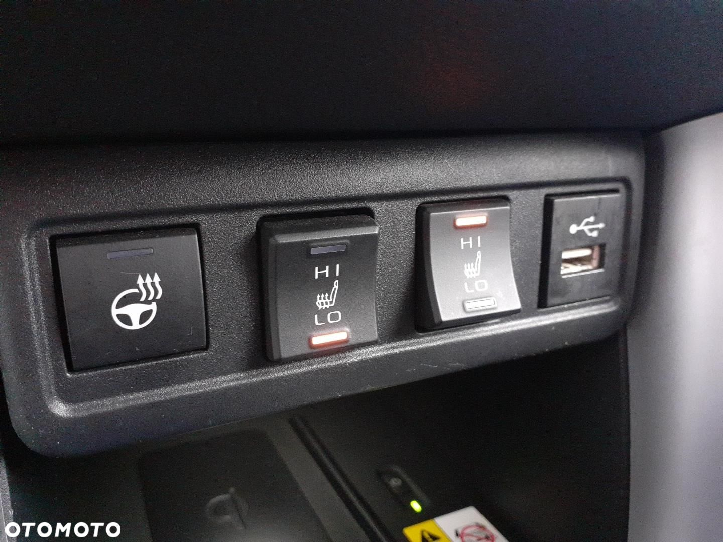 Toyota Corolla Cross - 17
