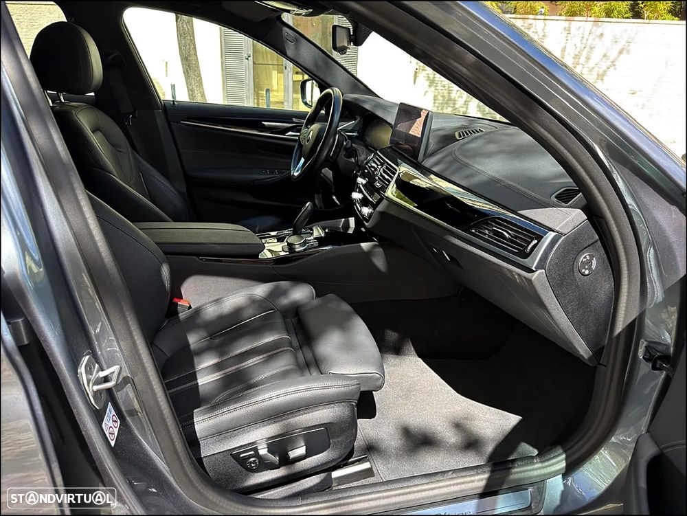 BMW 530 e Line Luxury - 27