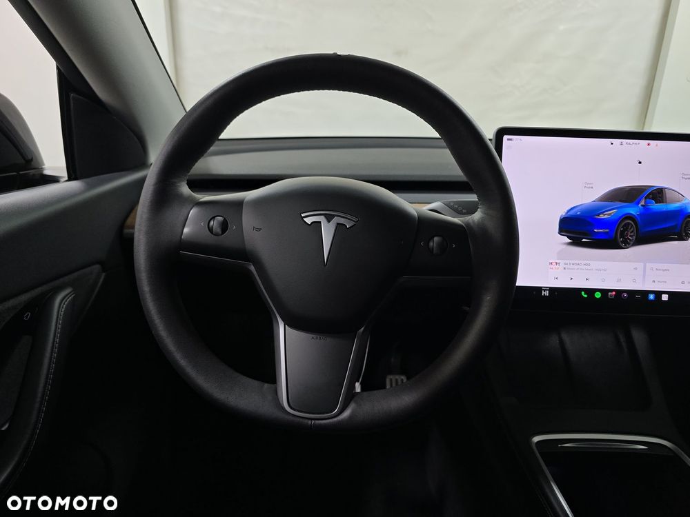 Tesla Y Performance AWD - 10