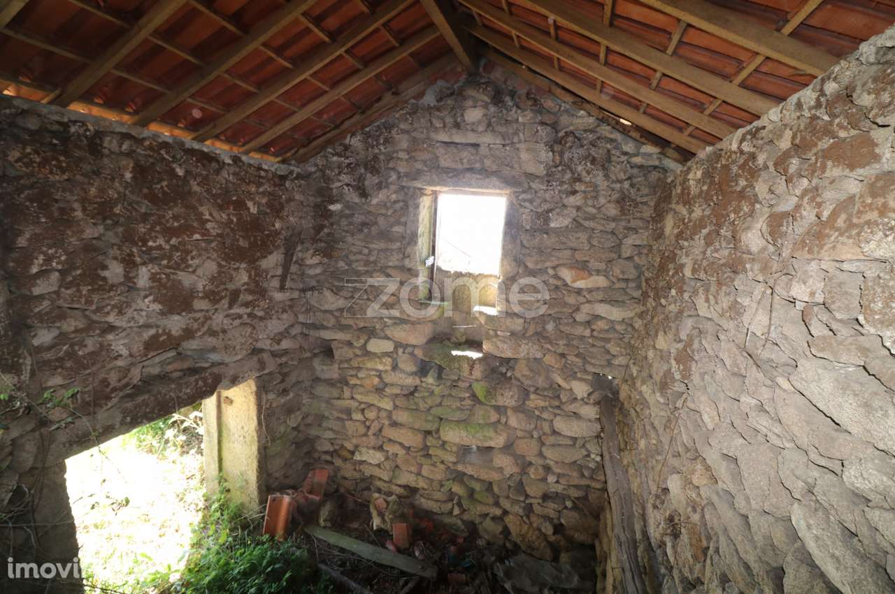 Ruína em Vilar, Cabreiro - Grande imagem: 2/17