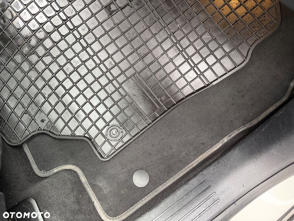 Mercedes-Benz GLE - 31