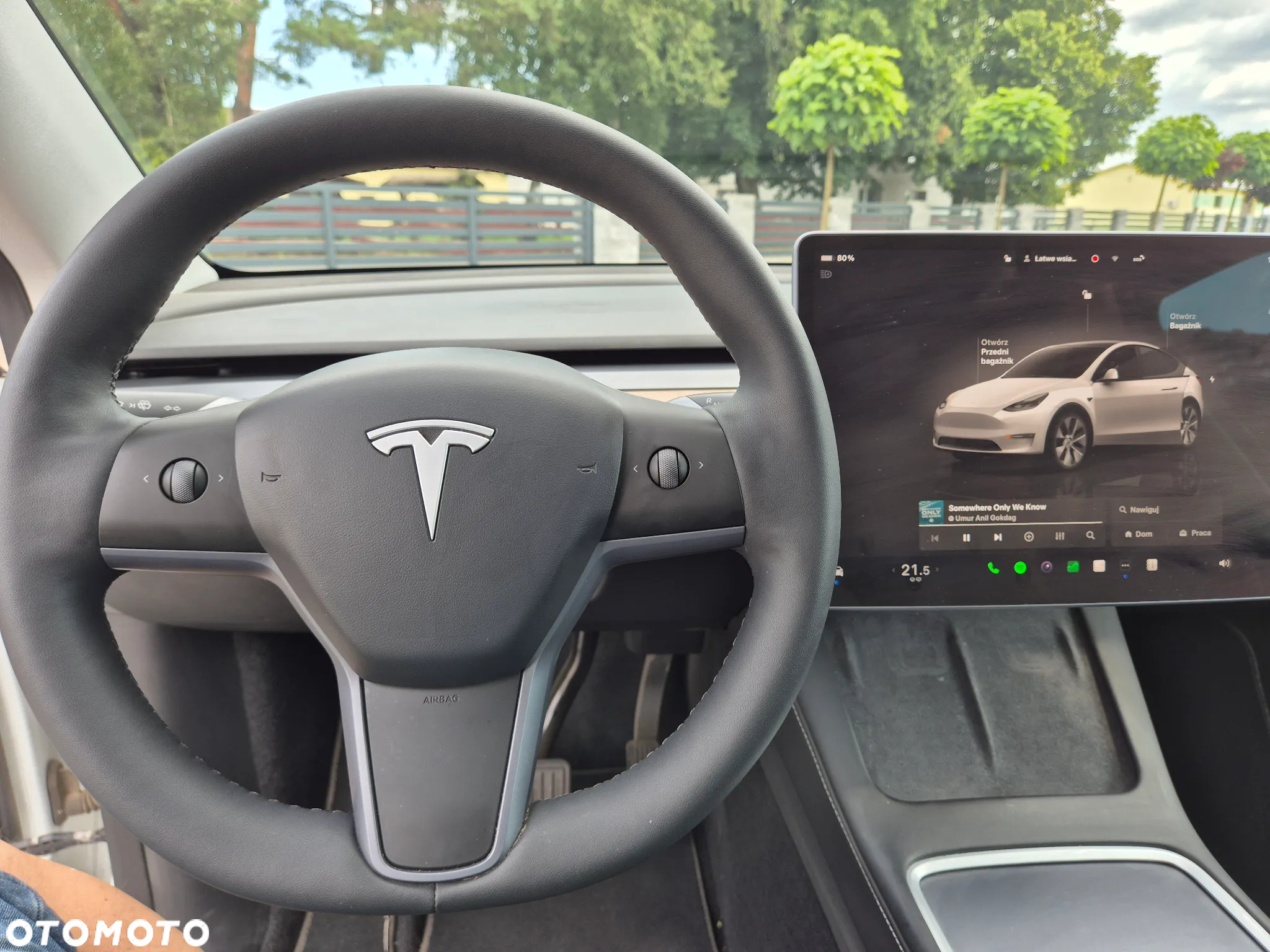 Tesla Y Long Range AWD - 11