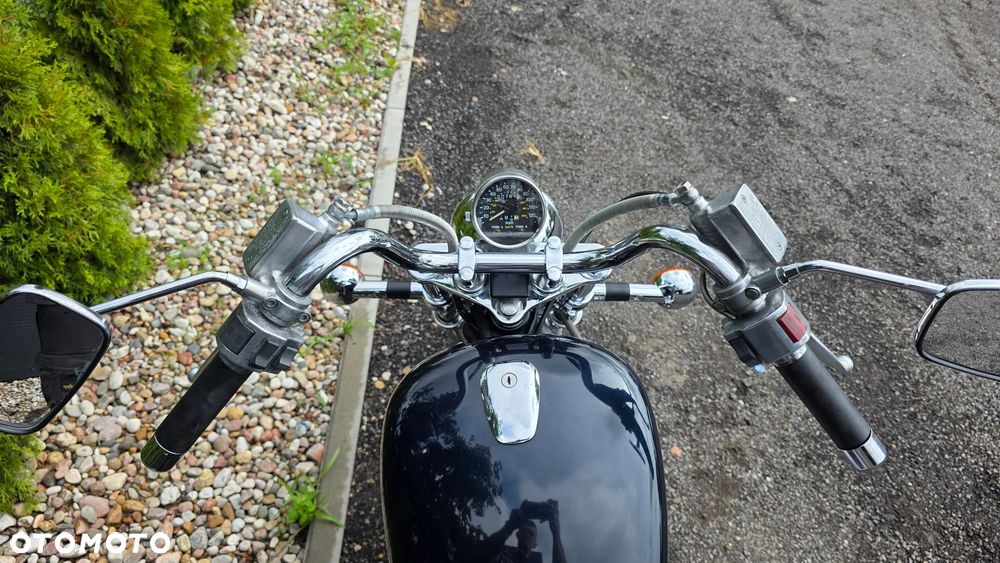 Suzuki Intruder - 13