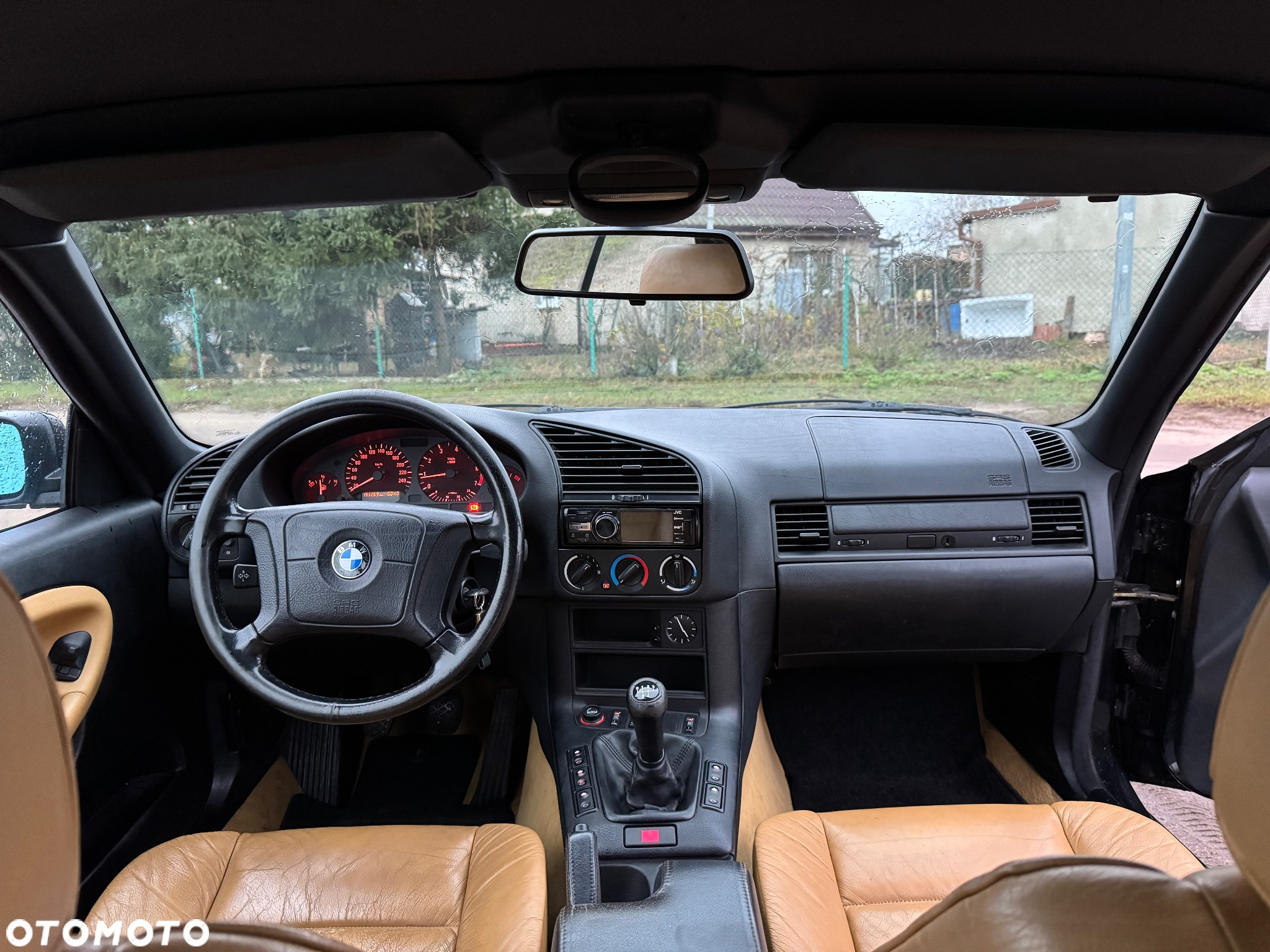 BMW Seria 3 318i Cabriolet - 23