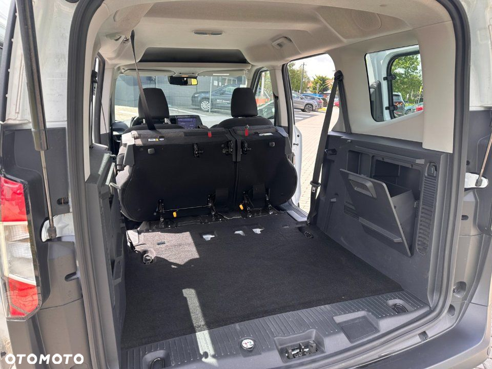 Ford Tourneo Courier - 11