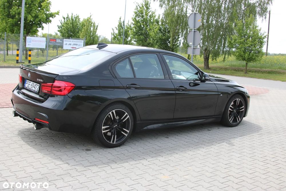 BMW Seria 3 335xi - 22