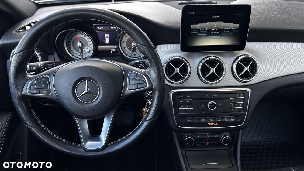 Mercedes-Benz GLA - 14