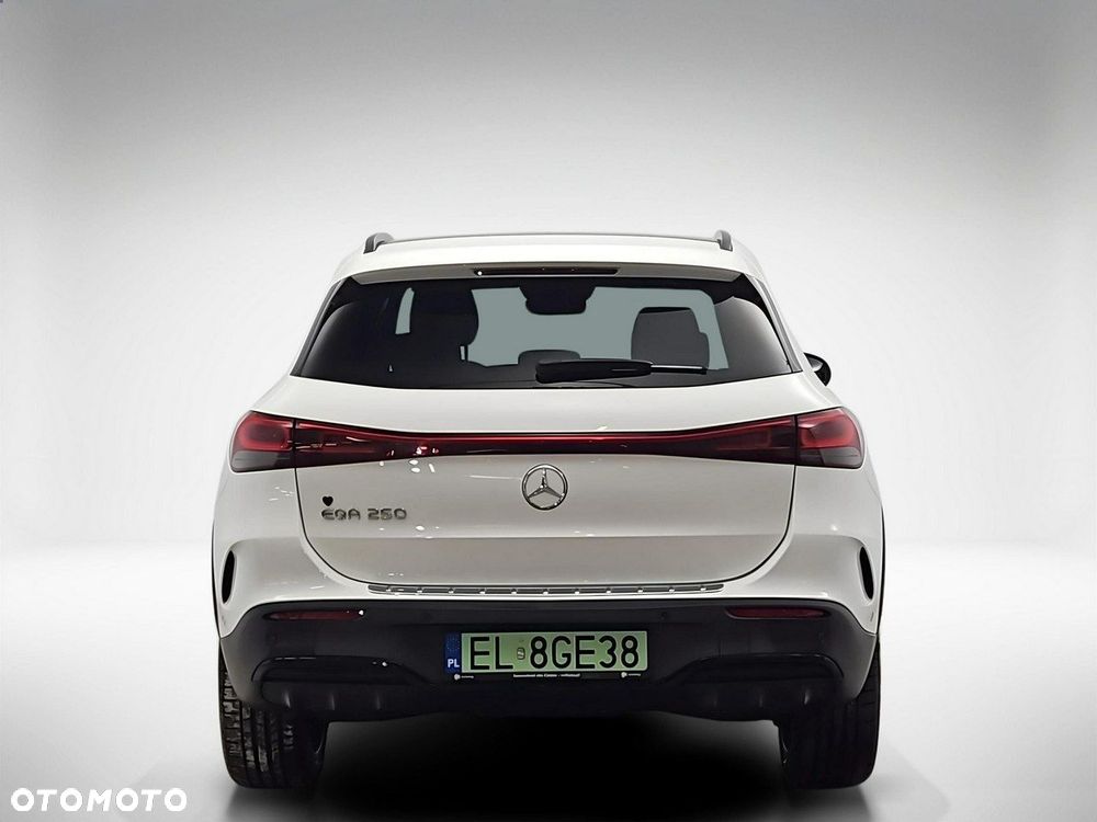 Mercedes-Benz EQA 250 66.5kWh AMG Line - 4