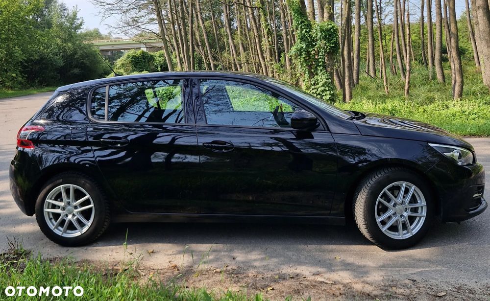 Peugeot 308 - 8
