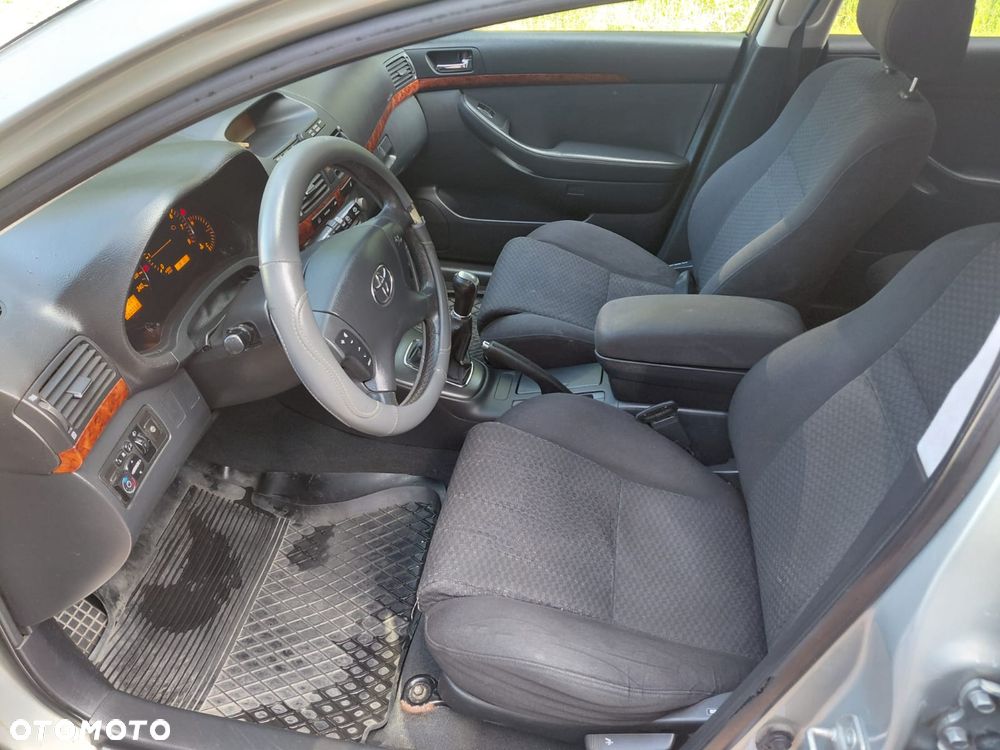 Toyota Avensis 1.8 VVT-i Sol - 12