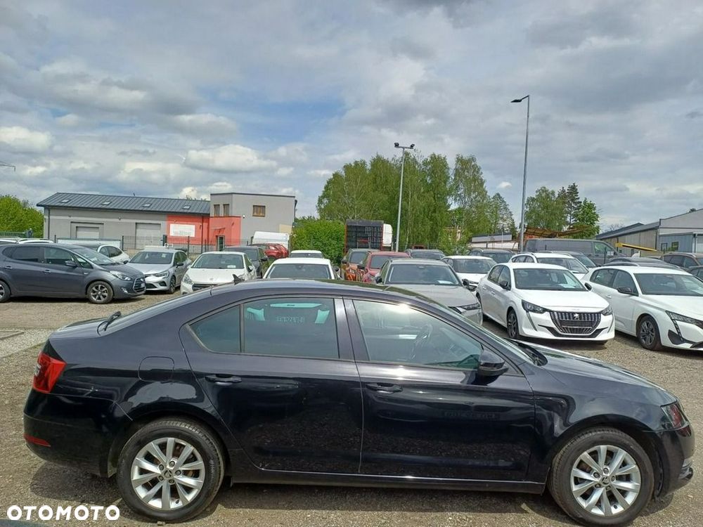Skoda Octavia 1.6 TDI DSG Clever - 8