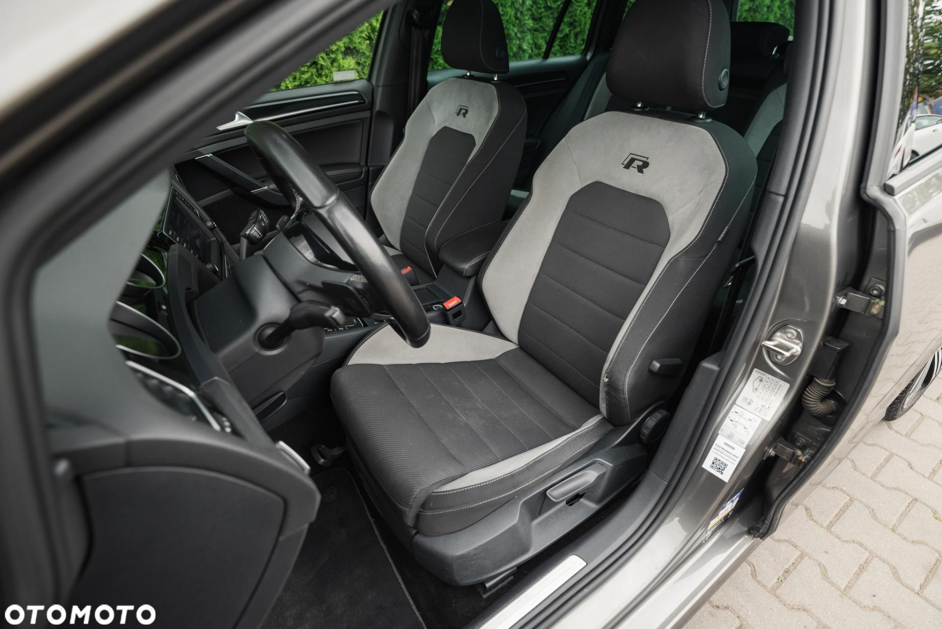 Volkswagen Golf - 12