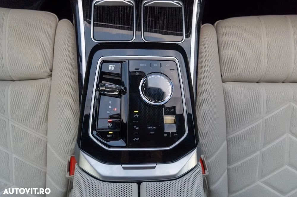 BMW Seria 7 740d xDrive - 26