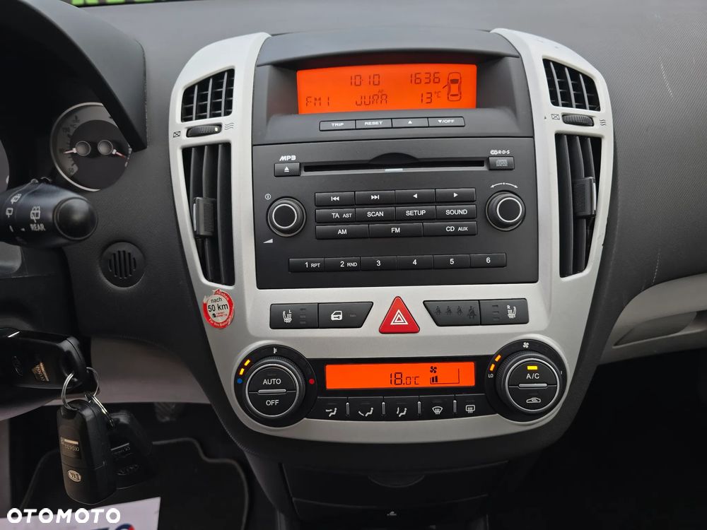 Kia Ceed - 25