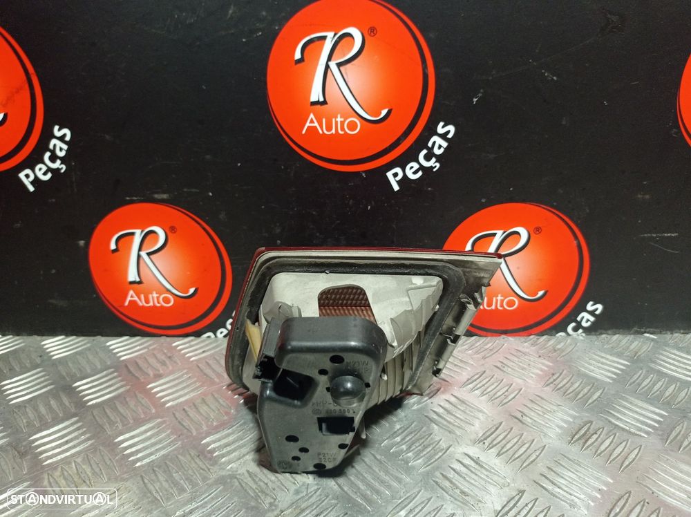 Farolim Stop Direito Mala Bmw 3 (E46) - 3