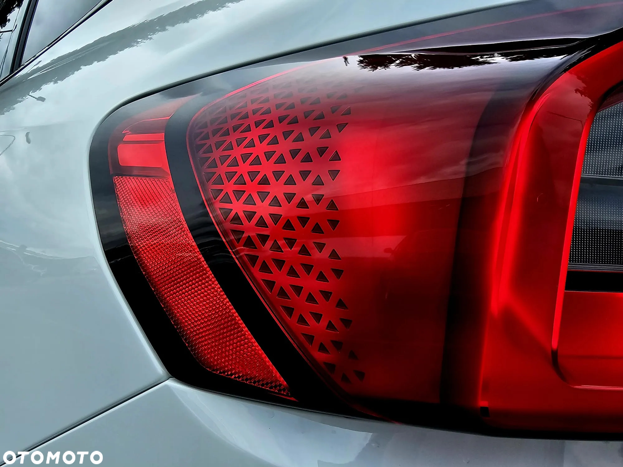 BMW X1 sDrive20i mHEV - 12